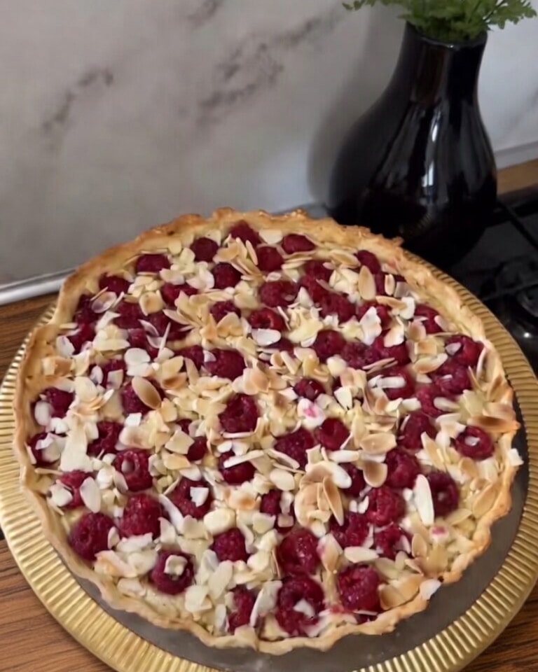 Tarte Amandine aux Framboises : Le Secret du Moelleux et du Croquant