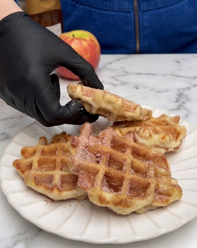 Gaufres pomme-cannelle : une recette gourmande, moelleuse et facile